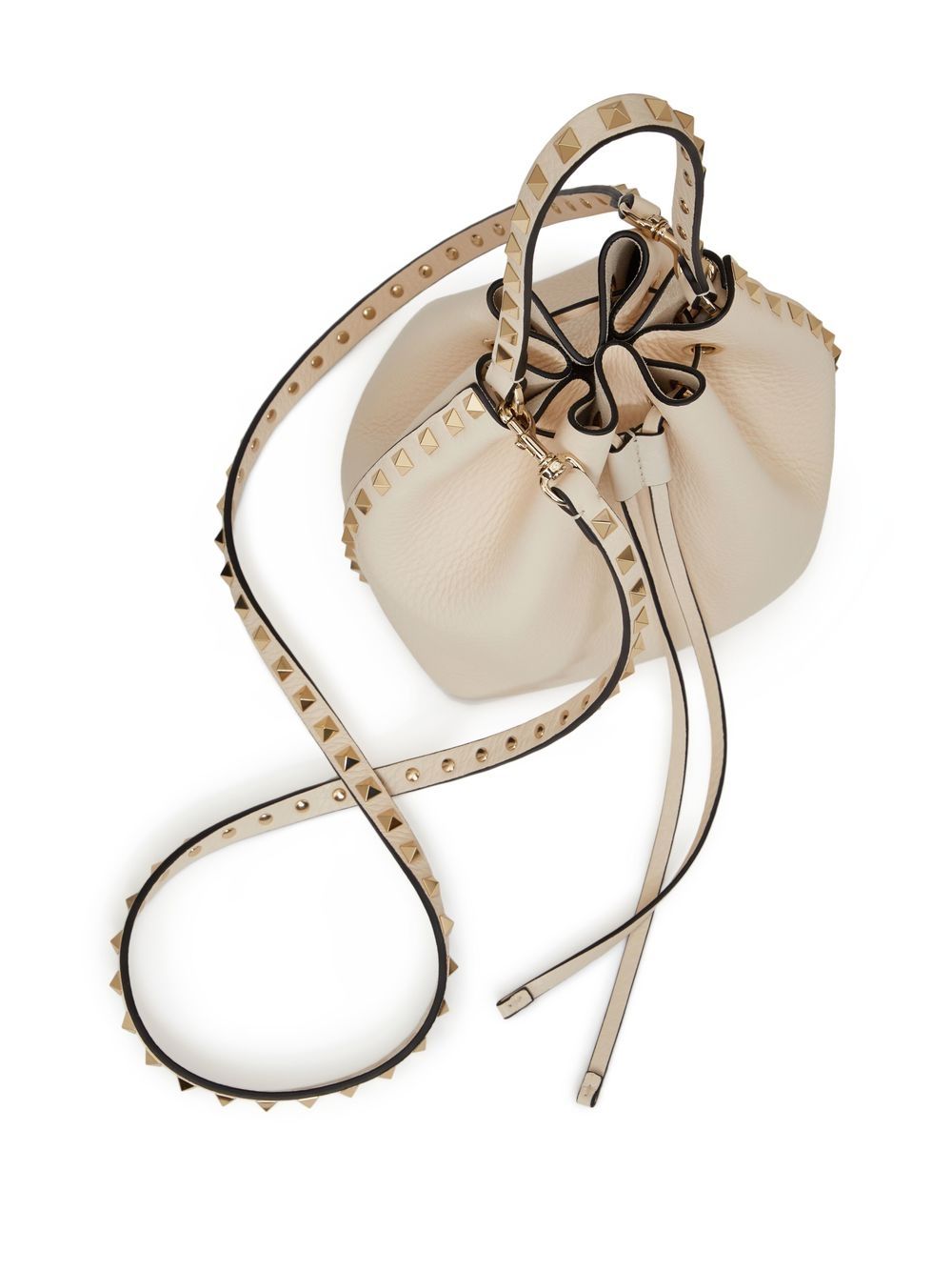 Valentino Garavani Rockstud Bucket Bag aus genarbtem Kalbsleder