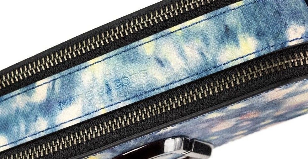 Sac à bandoulière en cuir imprimé bleu aquarelle Marc Jacobs The Snapshot Bag