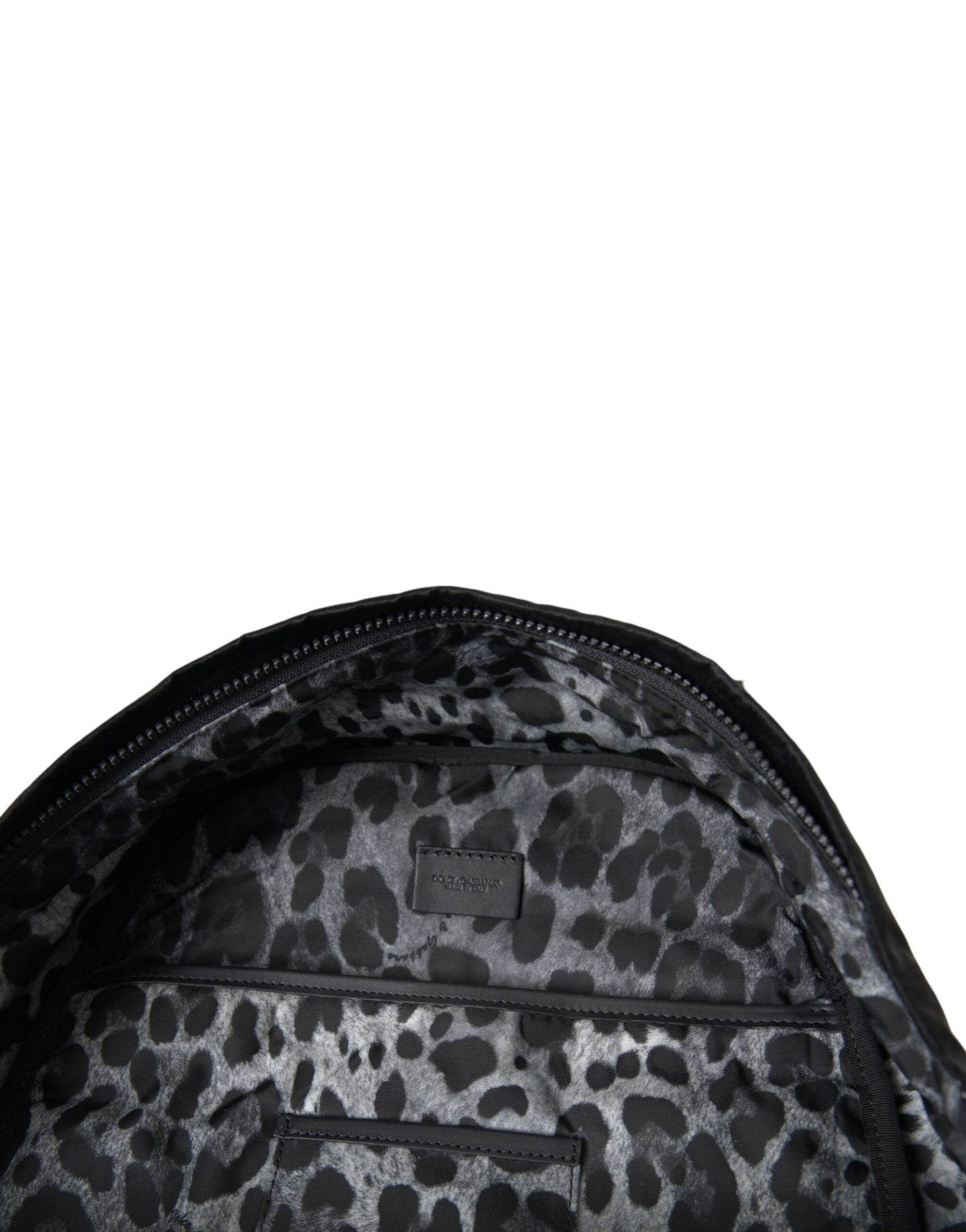 Dolce & Gabbana – Rucksacktasche aus schwarzem Lackleder mit Logo-Plakette
