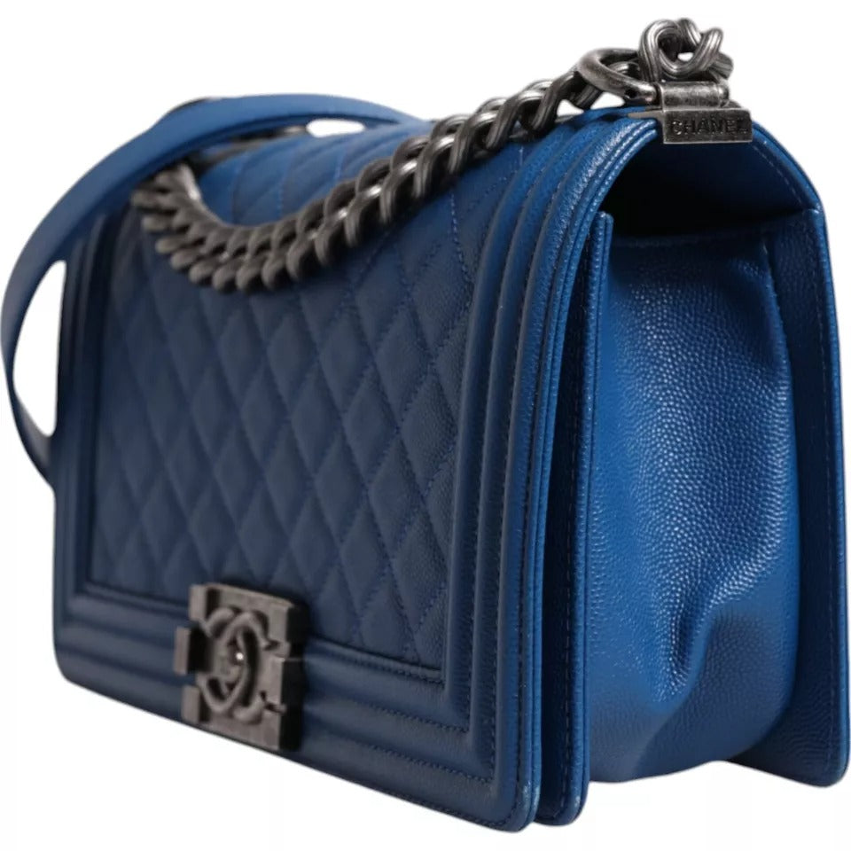Chanel – Mittelgroße Umhängetasche aus blauem Lammleder mit Doppelkette