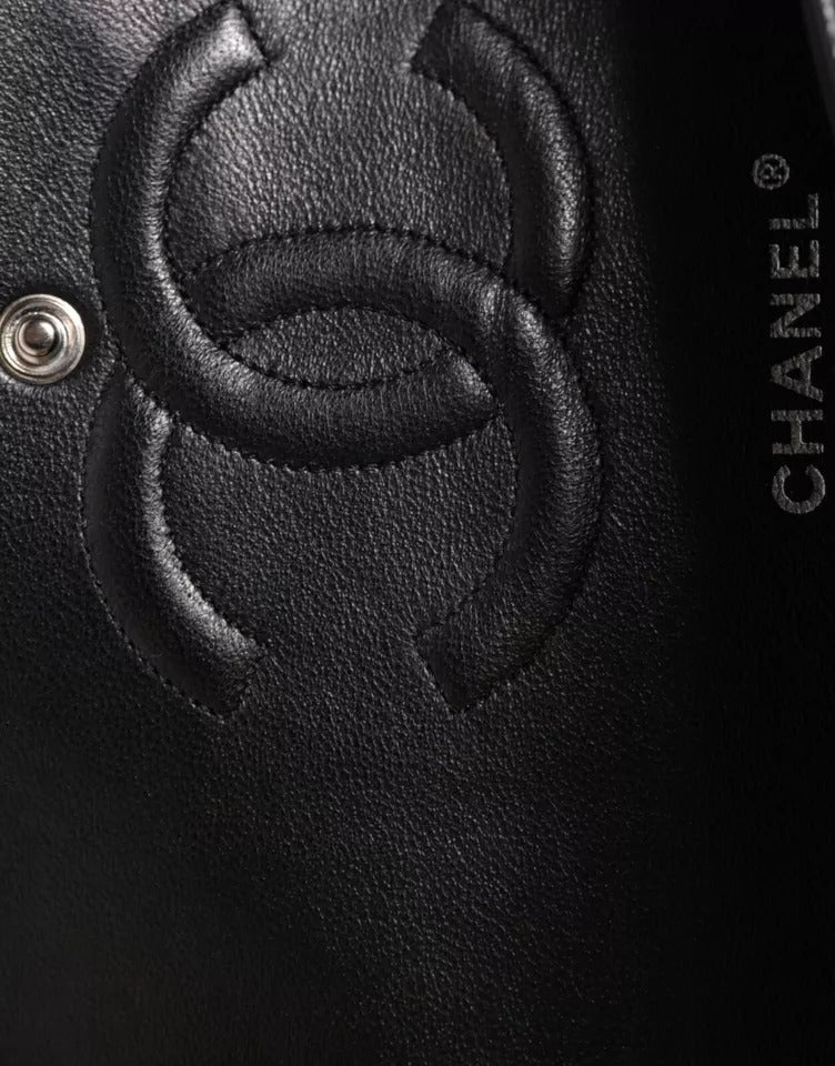 Chanel Black Caviar Medium Classic Double Flap Schultertasche in gestepptem Silber
