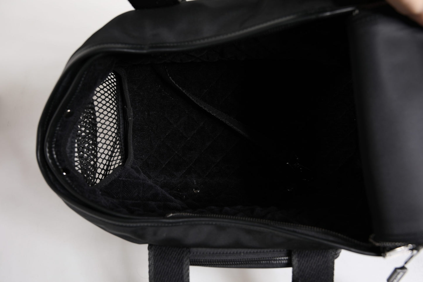 Dolce & Gabbana – Schwarze Tragetasche mit Logo-Schild und Schultergurt für Haustiere