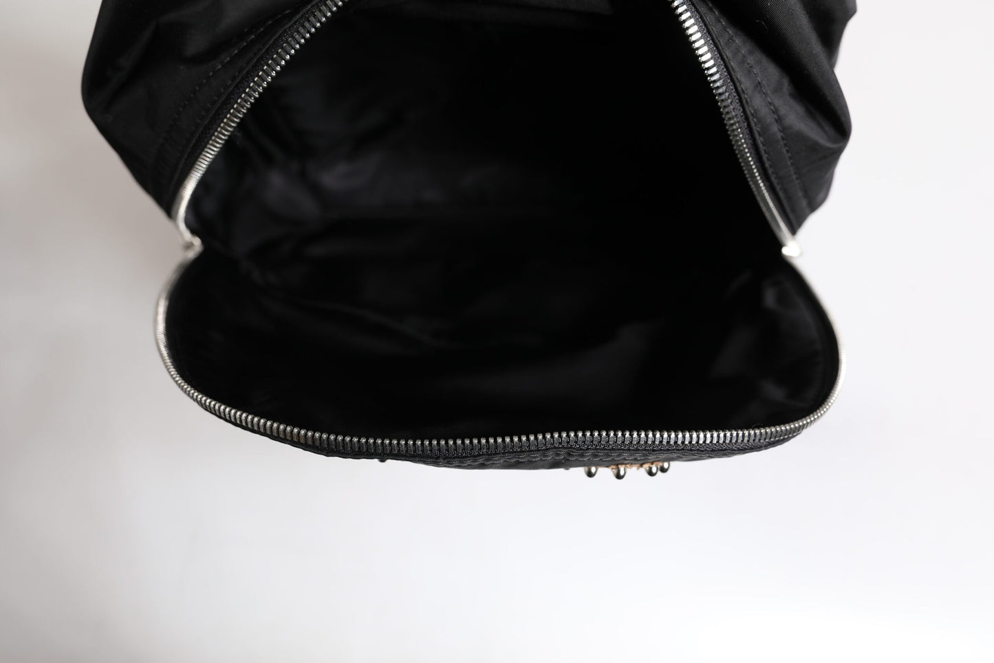 Dolce & Gabbana – Rucksack „VULCANO“ aus schwarzem Nylon #DGFAMILY mit Verzierung