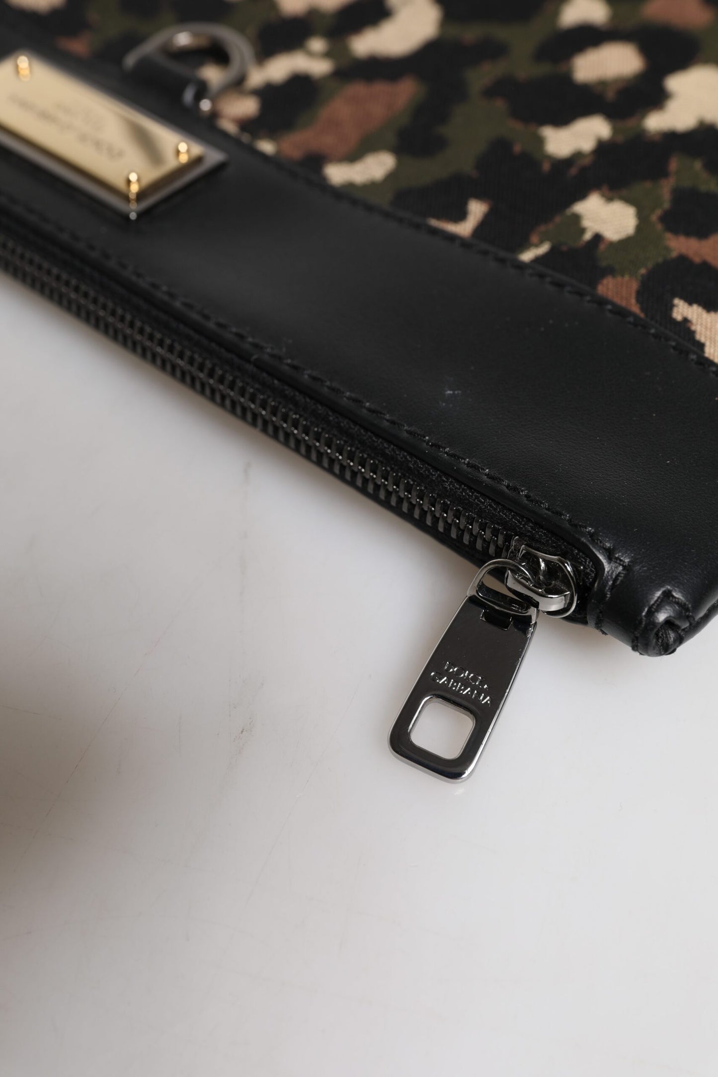 Sac pochette Dolce & Gabbana à imprimé léopard multicolore et logo