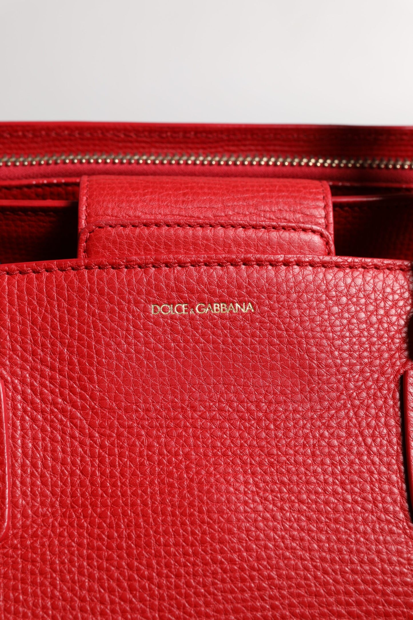 Sac à main Dolce & Gabbana en cuir de veau rouge avec plaque logo