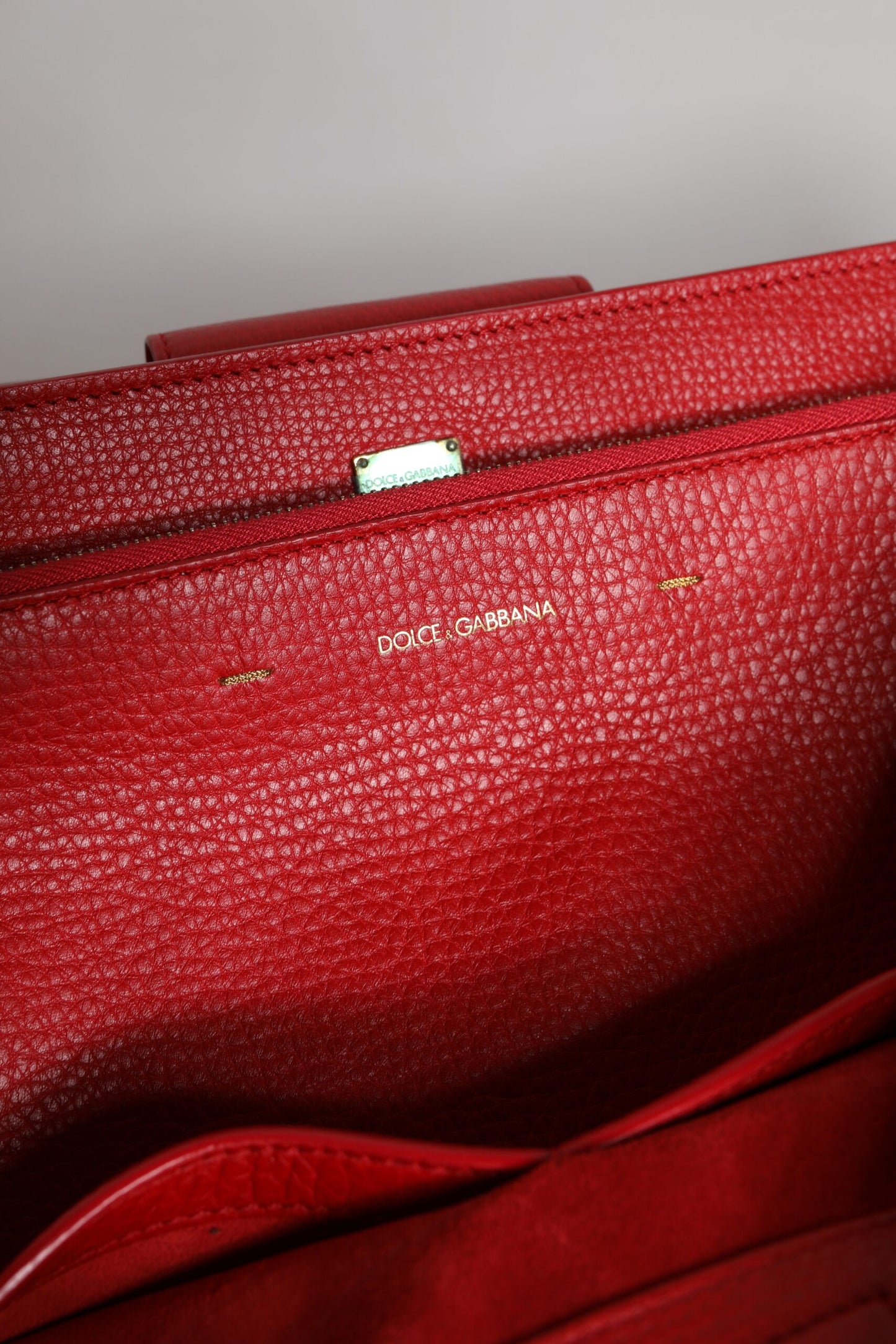 Sac à main Dolce & Gabbana en cuir de veau rouge avec plaque logo
