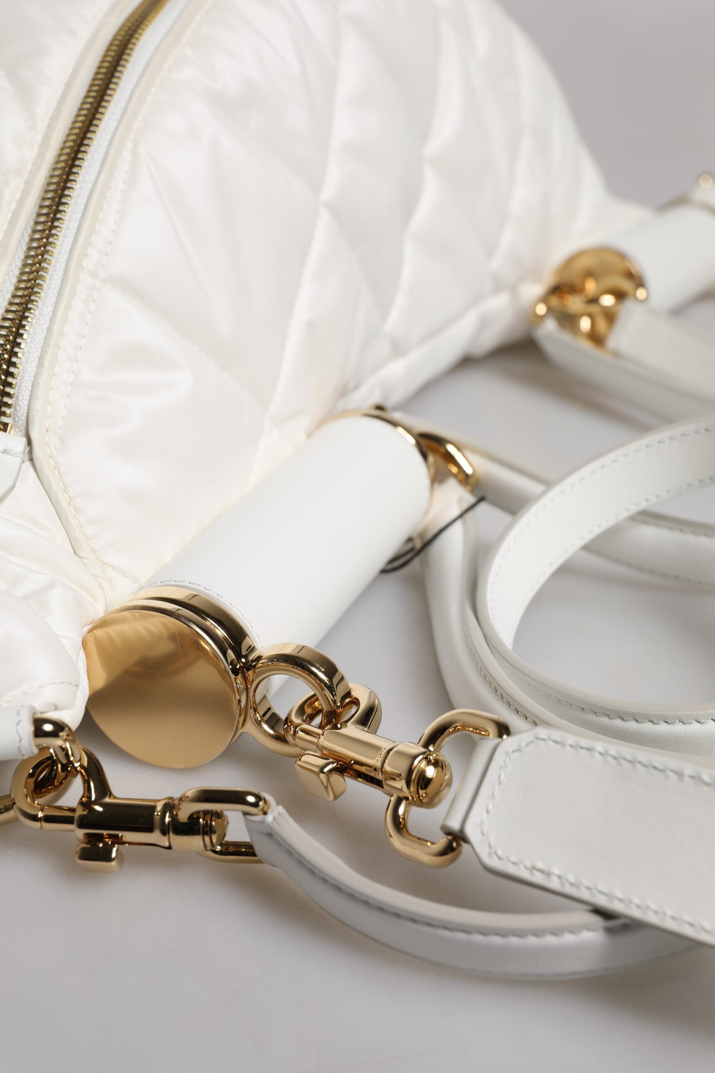 Sac banane Dolce & Gabbana blanc matelassé avec plaque logo