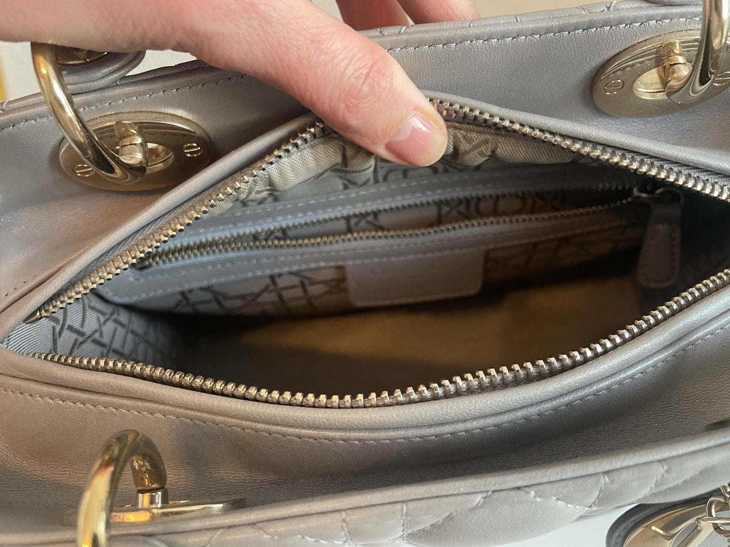 Lady Dior Mittelgraues Lammleder