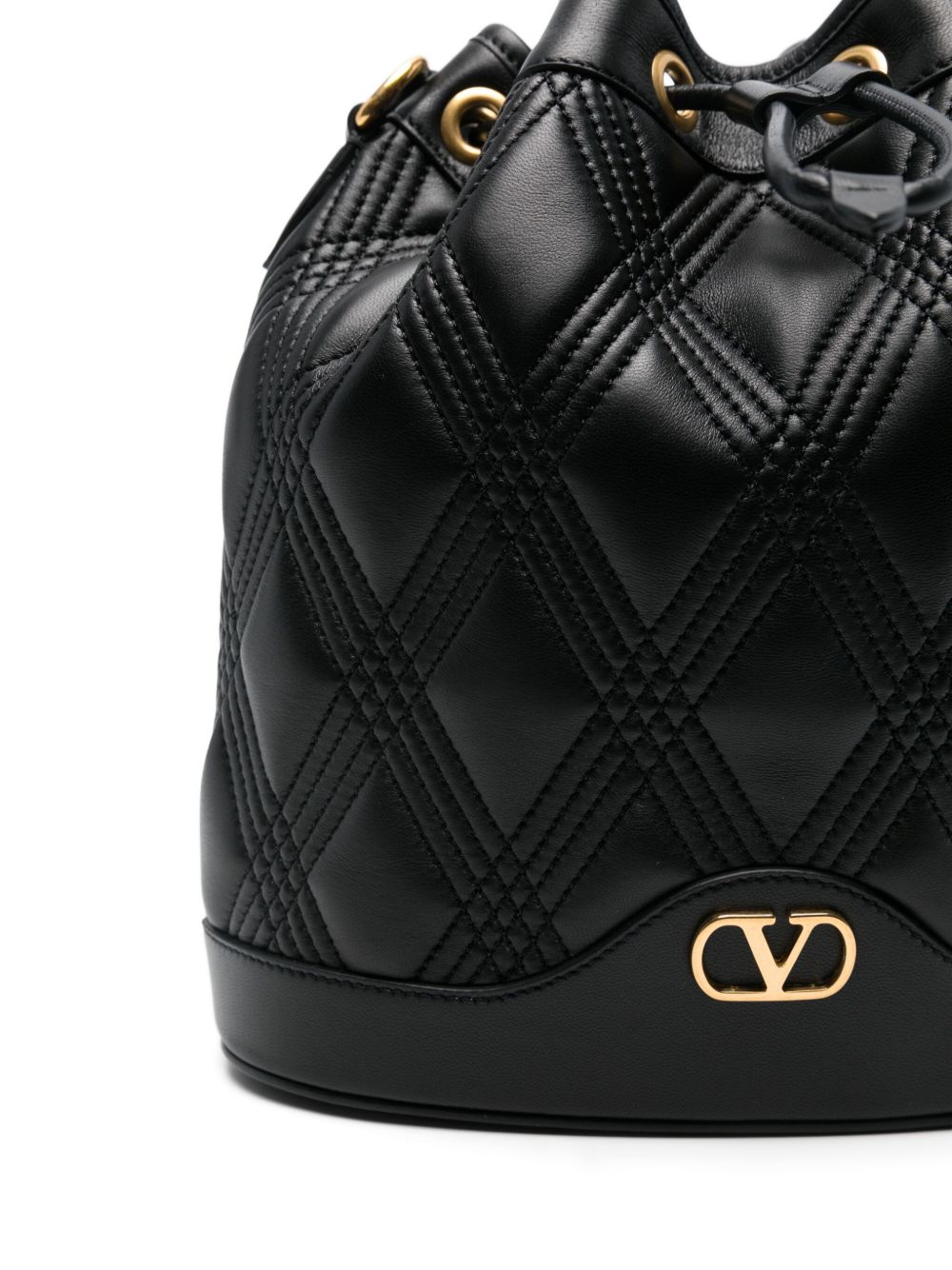 Sac seau en cuir Quiltie 67 de Valentino Garavani