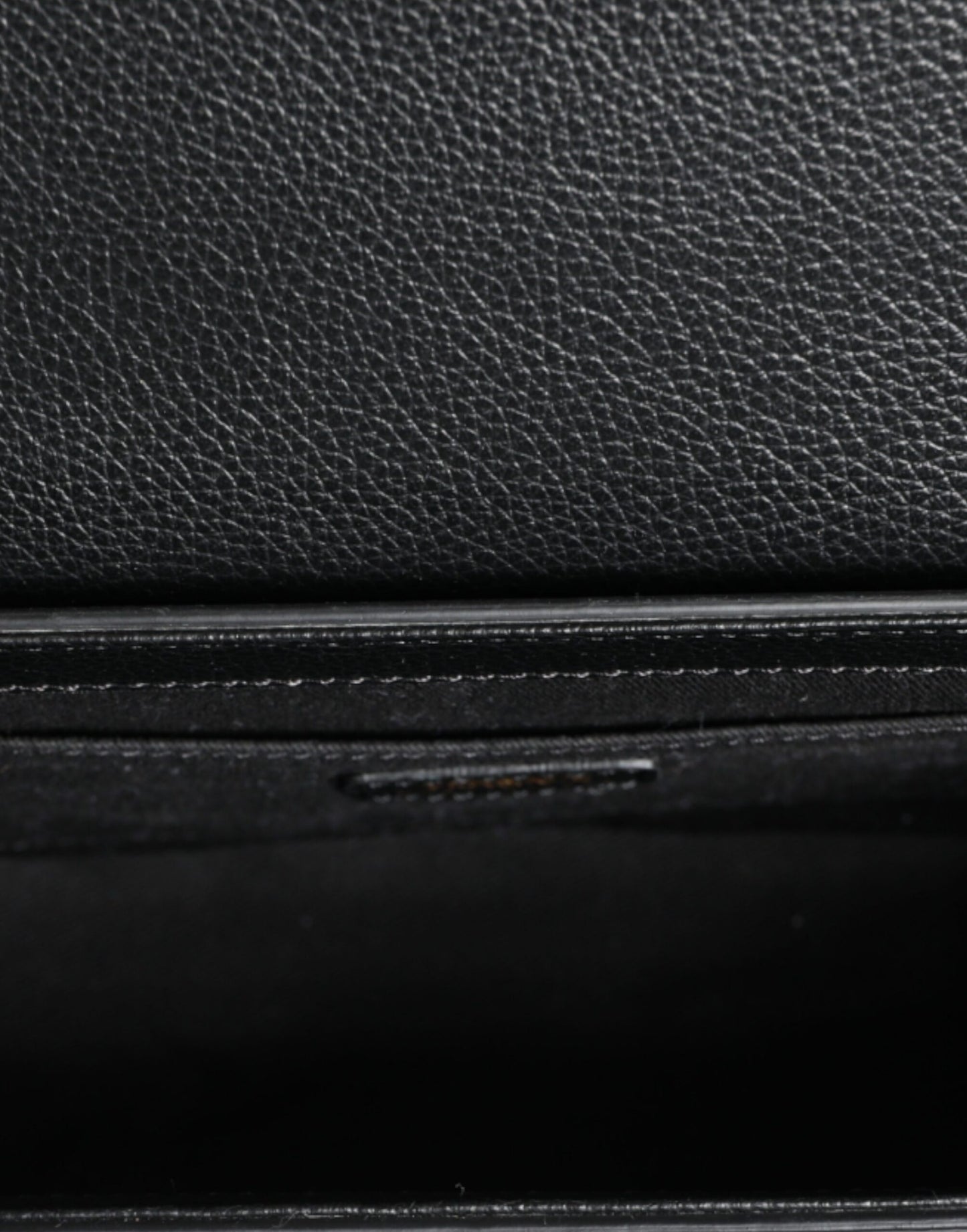 Sac bandoulière Versace en cuir de veau grainé noir avec logo