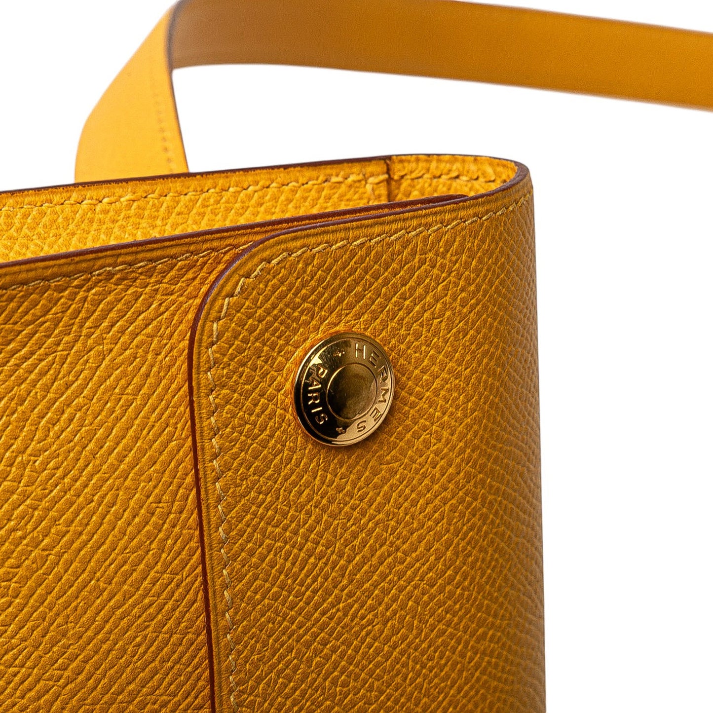 Geliebt: Hermès Courchevel Pochette Gürteltasche