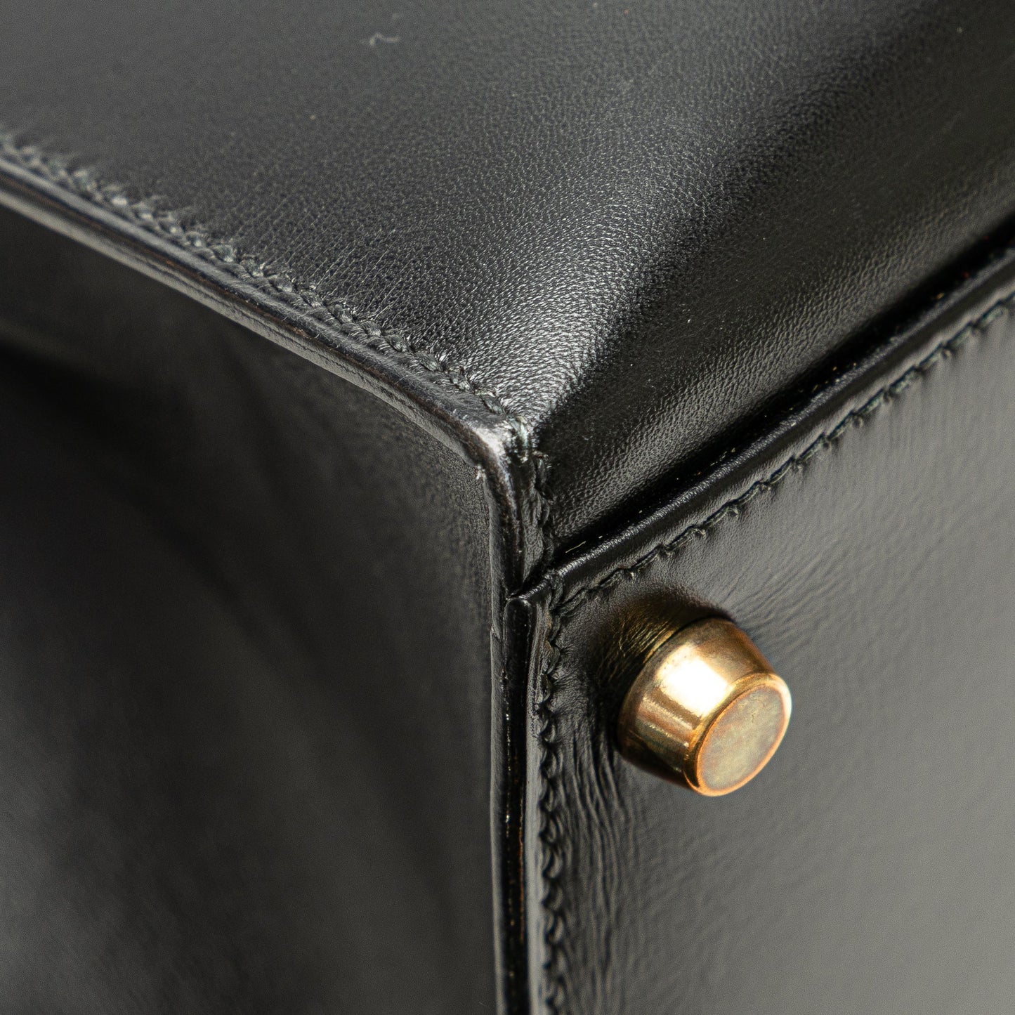 Preloved: Hermès Kelly 32 Box Calf Sellier – Noir / Gold Hardware (1991)